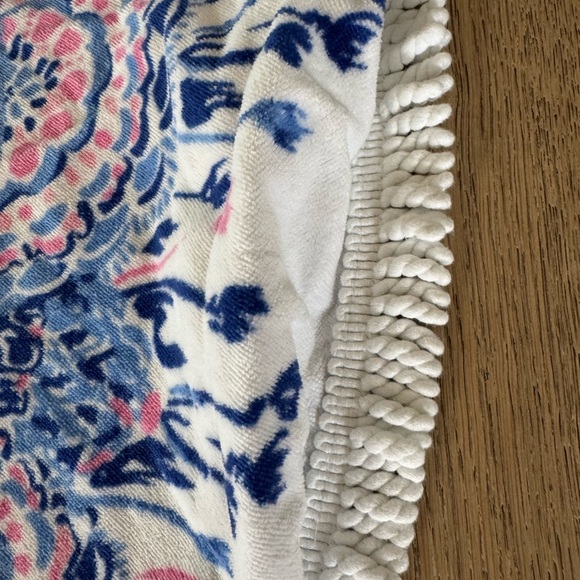 Lilly Pulitzer for Pottery Barn Teen Circa Beach Towel 60x60 Blue Pink - Picture 2 of 4